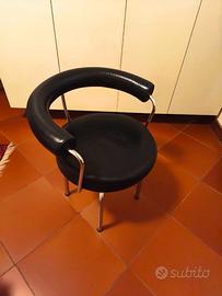Ambitissima poltrona girevole copia Cassina LC7