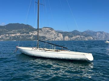 TRIAS - Barca a vela