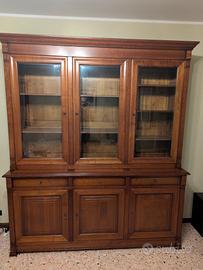 credenza con vetrina