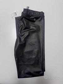 Pantaloni neri