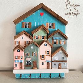 Portachiavi legno artigianale "Borgo Colorato"