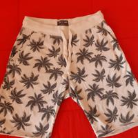 pantaloni corti 