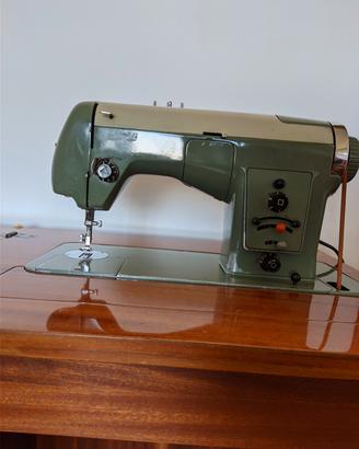 macchina da cucire a pedale Borletti 1102