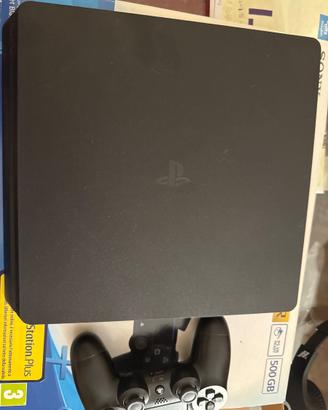 PS4 Slim 500 GB – 2 controller-2 giochi