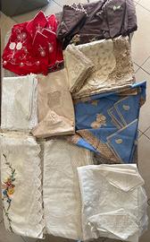 set tovaglie e coperte in lino ricamate a mano