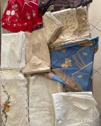 set tovaglie e coperte in lino ricamate a mano