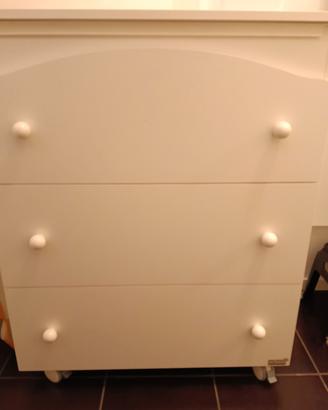 Lettino con materasso e fasciatoio Erbesi