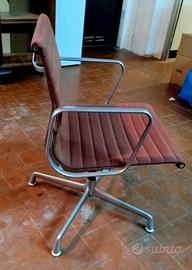Sedia Vitra Eames prodotta da Herman Miller