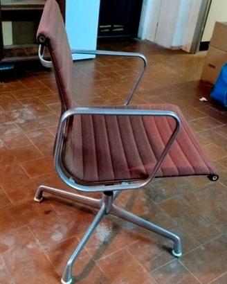 Sedia Vitra Eames prodotta da Herman Miller