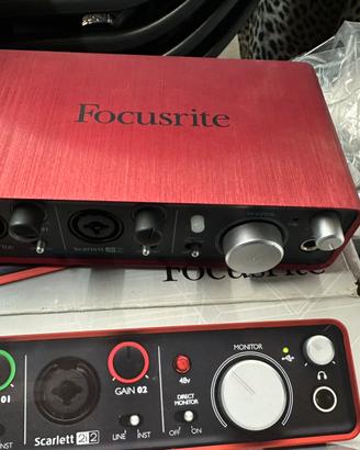 FOCURSITE Scarlett 2i2
