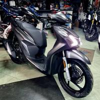 QJMotor SQ16 125 e 200Cc. con Baule e Parabrezza