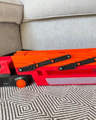 Hot Wheels Mega Hauler - Camion Bisarca (Edizione