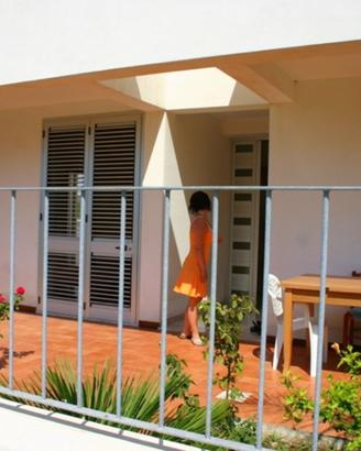 Villetta a poci passi spiaggia con ampio giardino