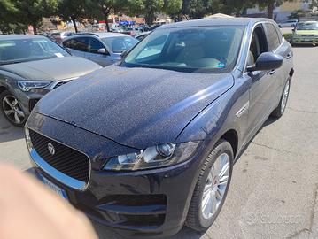 Jaguar f pace 