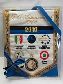 Gagliardetto Ufficiale Inter Triplete 2010 -Nuovo-