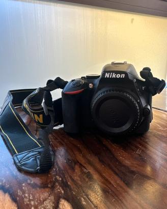 Nikon D5600 + NIKKOR 18-55mm VR