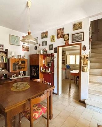 Casa indipendente di 137 m² con più di 5 locali a 