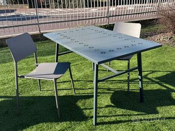 TAVOLO IN METALLO DA GIARDINO