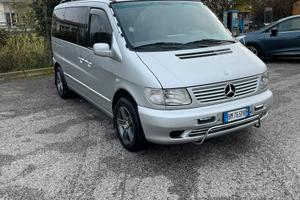 Mercedes V 220 7 posti gangio traino