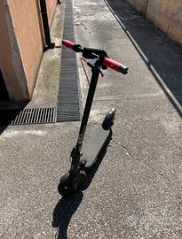 Xiaomi Scooter 4 Pro Gen 2, monopattino elettrico 