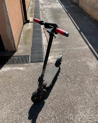 Xiaomi Scooter 4 Pro Gen 2, monopattino elettrico 