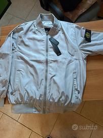 giacca a vento grigia stone island