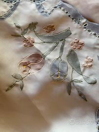 N. 6 Tovagliette , centrini, di diverse dimensioni