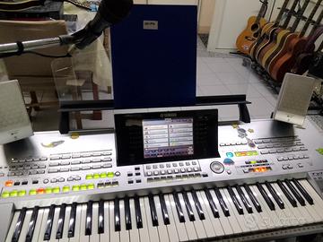 tastiera musicale Tyros 1:con basi musicali sub e 