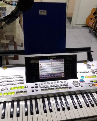 tastiera musicale Tyros 1:con basi musicali sub e 