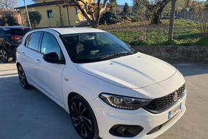 Fiat Tipo 1.6 Mjt S&S 5 porte S-Design