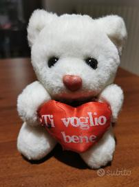 orsetto di peluche con cuore 
