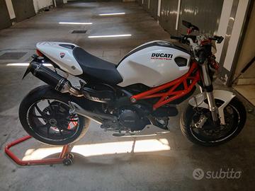 DUCATI MONSTER 796