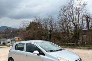 Opel corsa 1.2 benzina