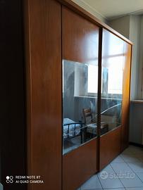 armadio con specchio