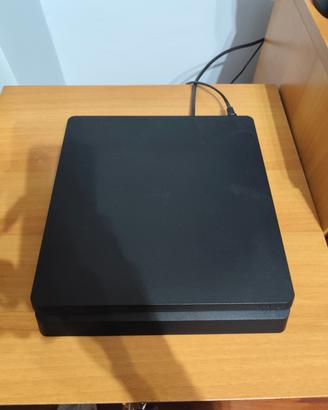 PS4 SLIM 1 TB + 8 GIOCHI + 2 JOYSTICK