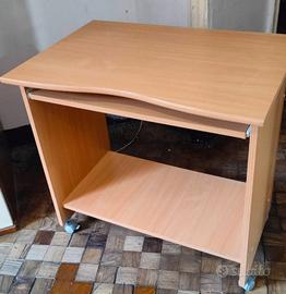 Scrivania pc con piano estraibile