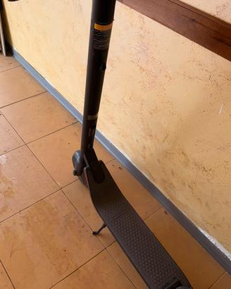 Monopattino Ninebot ES2 Segway da riparare