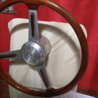 Volante in legno per automobili 