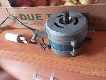 MOTORE AFFETTATRICE 220 V.