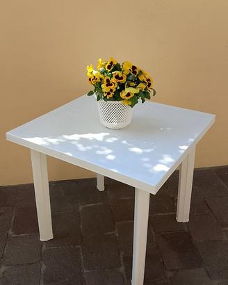 Set: tavolo da esterno con ombrellone e base