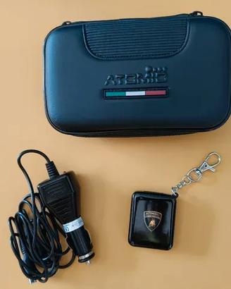 Custodia Atomic e caricatore auto per Nintendo DS