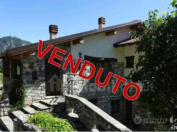 Villa di 450 m² con più di 5 locali a Alta Valle I