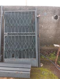 Cancelletto,cancello,porta bombo in ferro battuto