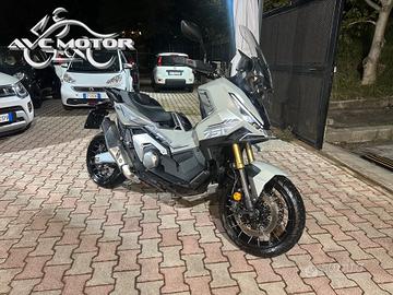 Honda X-ADV 750 03/25 KM.8240 UNIPRO.