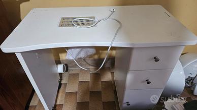 Tavolo manicure con aspiratore integrato