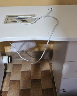 Tavolo manicure con aspiratore integrato
