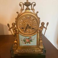 Antico orologio da tavolo