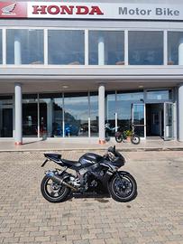Yamaha YZF R6 -