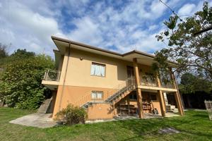 ACCOGLIENTE E PANORAMICA CASA INDIPENDENTE TRIC...