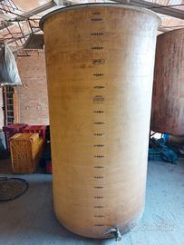 Contenitori tini vino